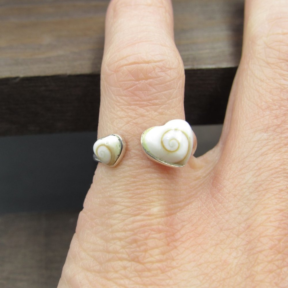 Size 5.75 Sterling Silver Double Heart Swirling Shell Band Ring Vintage - Picture 2 of 7